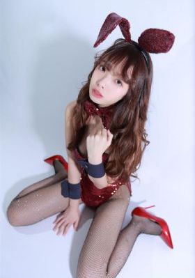 云想衣裳花想容春风拂槛露华浓